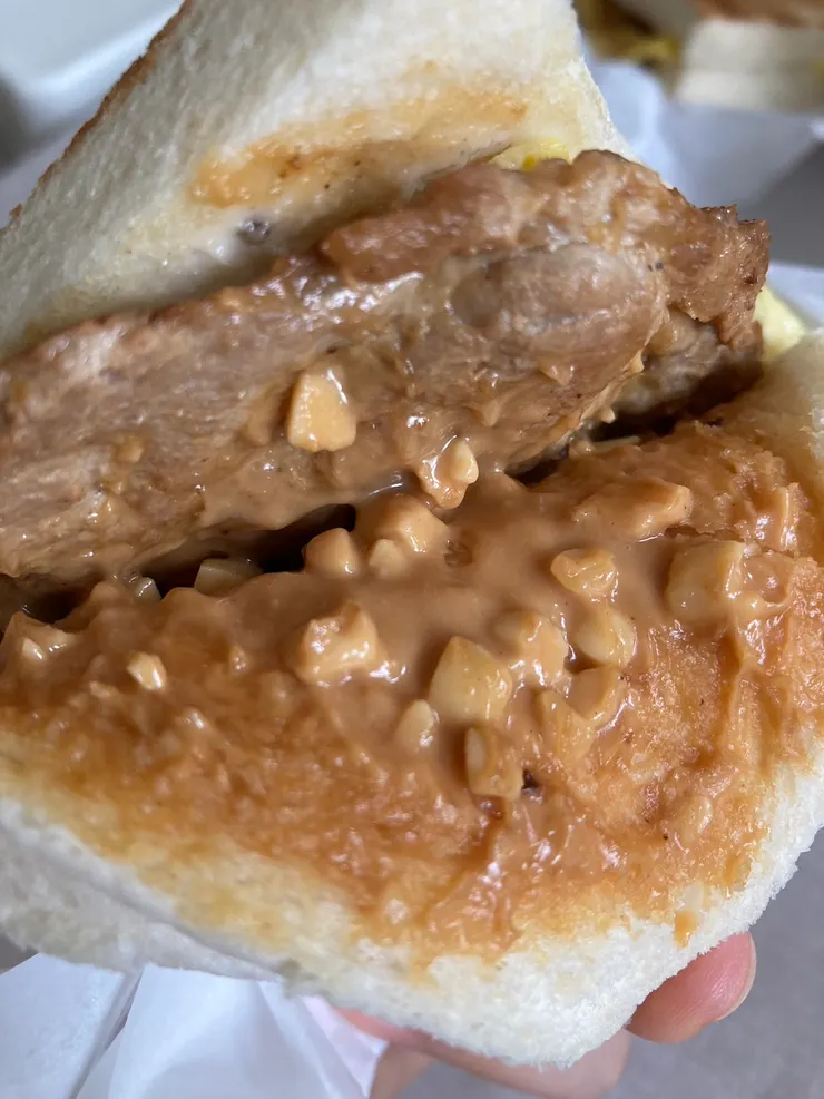 這是有顆粒的超邪惡花生醬!超搭的~