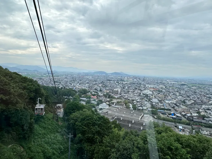 上山可以慢慢看到整個近江八幡城市景像