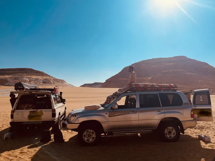 三天所有保命裝備都在吉普車上-第一天卸裝備中