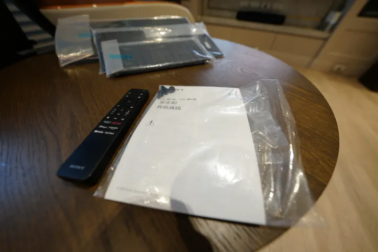 安裝完畢,畢竟用了5台BRAVIA, 搖控器跟操控介面都有一定的熟悉度