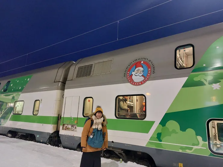 聖誕老人列車是雙層設計，當時選擇上層車廂。