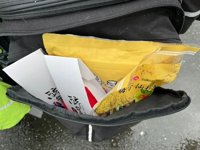 能量補給飲料跟零食