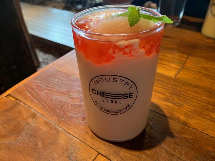 蜜桃奶昔，6800韓元。