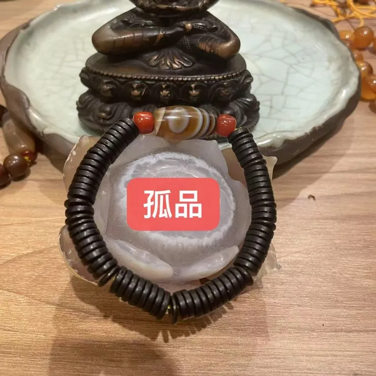 老纏絲瑪瑙一眼天珠配南紅1