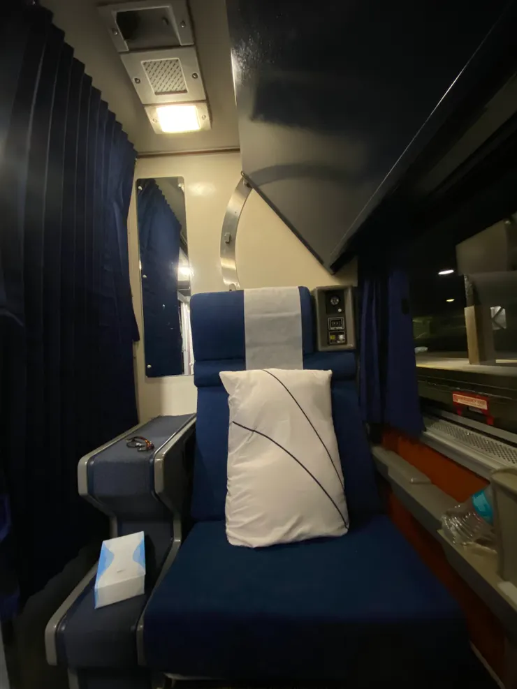 舊車廂房間（上頭為上舖床）