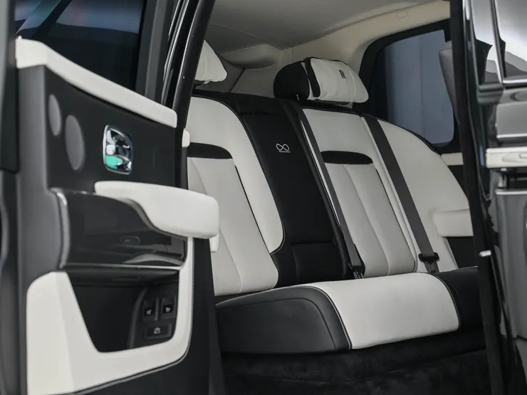 Rolls-Royce 勞斯萊斯Cullinan庫里南  Black Badge