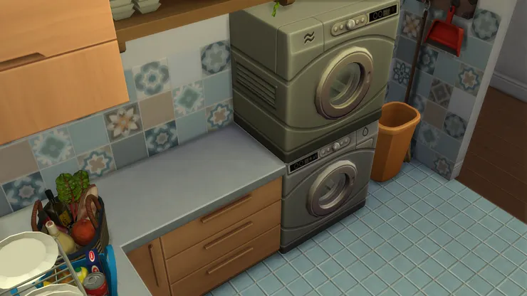 其實這個廚房很大，櫃枱上平時放了很多廚房電器，但今天用不著便收了起來。