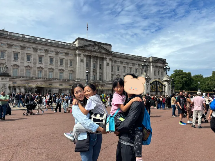 白金漢宮外觀（隊友不愛露臉 哈哈）