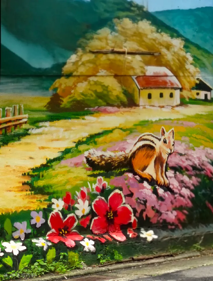 第九景：落英拾微（花間松鼠）松鼠在繁花與草叢間覓食。探討「微小事物的宏大意義 」。辛棄疾「一松一竹真朋友，山鳥山花好弟兄」。請珍惜每一朵花的盛開，收集生命中微小的確幸來抵禦心靈的寒冬。
