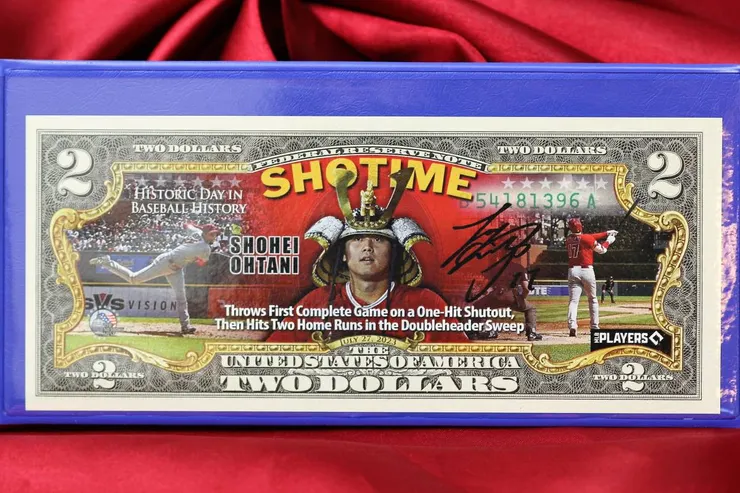 大谷翔平紀念紙幣(美金2元)：帶著武士頭盔的大谷，搭配上一堆英文字母，呈現出又日又美的混血風格。/照片來源：網頁資訊