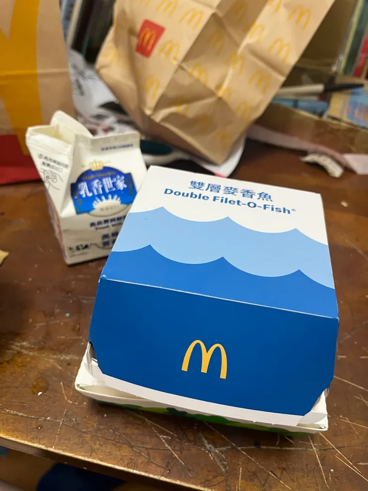 還有瓶無糖麥茶沒拍。