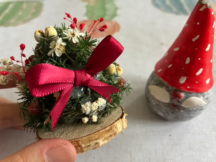 迷你松果聖誕樹真的超吸睛！