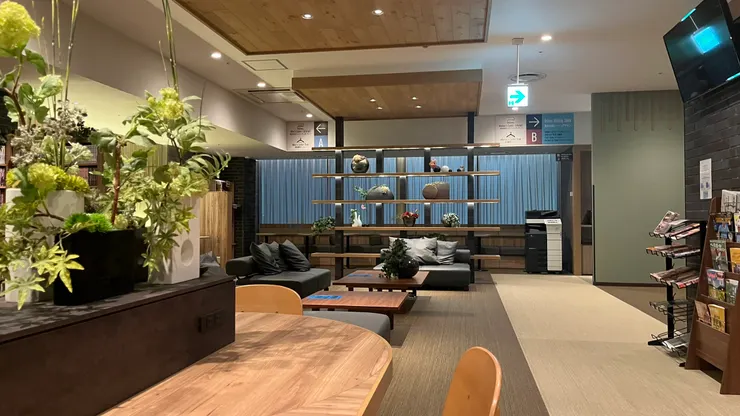 算是能躺也能坐。