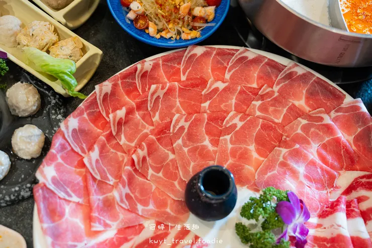 【泰滾泰式火鍋桃園店】當月壽星幾歲就送幾隻蝦!桃園火鍋推薦,