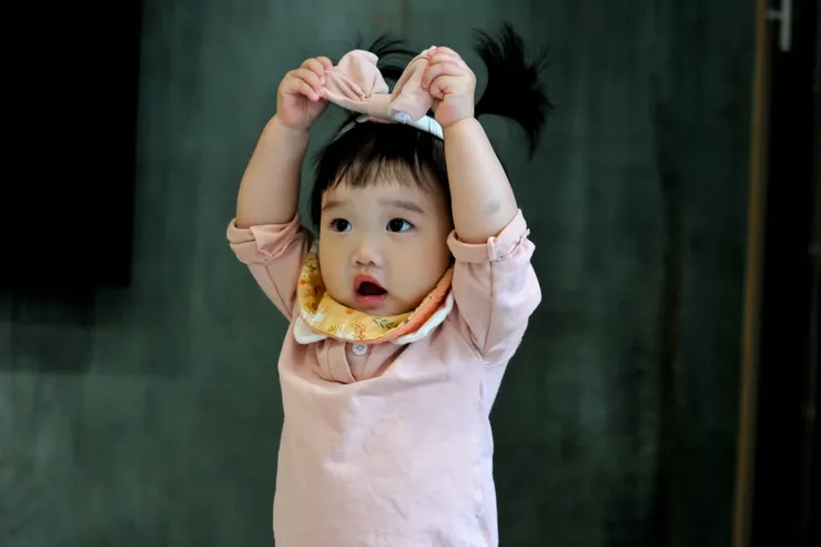 【長長的假期萬萬回來過第二個年！我不要戴這個頭上的啾啾。】