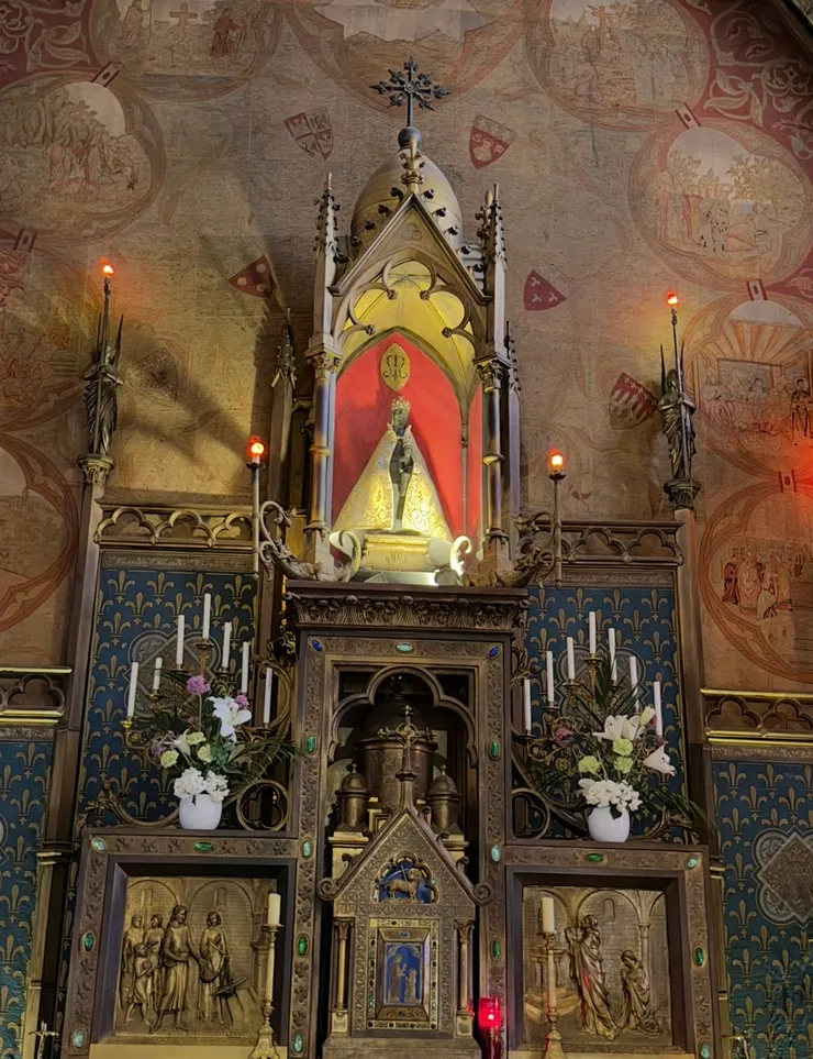 傳說顯過許多神蹟的黑面聖母小堂