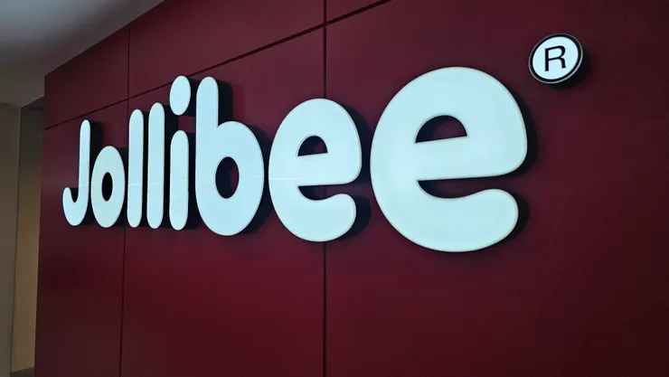快樂蜂的英文名字是Jollibee