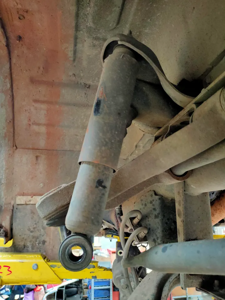 剛拿到車竟然沒有避震器!