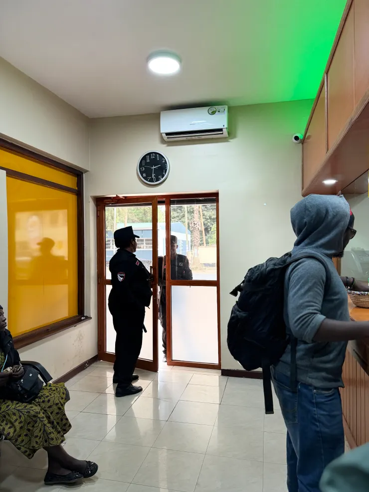 只紀錄到門口的警衛