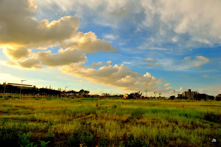 我懷念不被遮蔽的雲天視屏