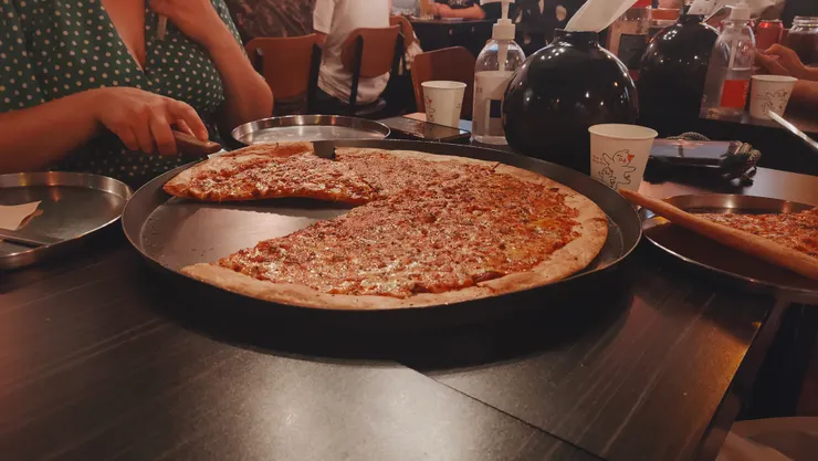 她們合點的披薩。