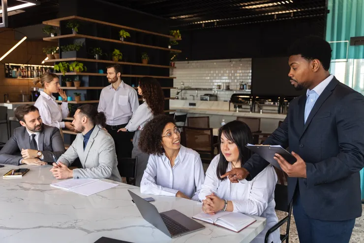 流利的英文，讓你與跨國客戶和同事處理業務時更得心應手