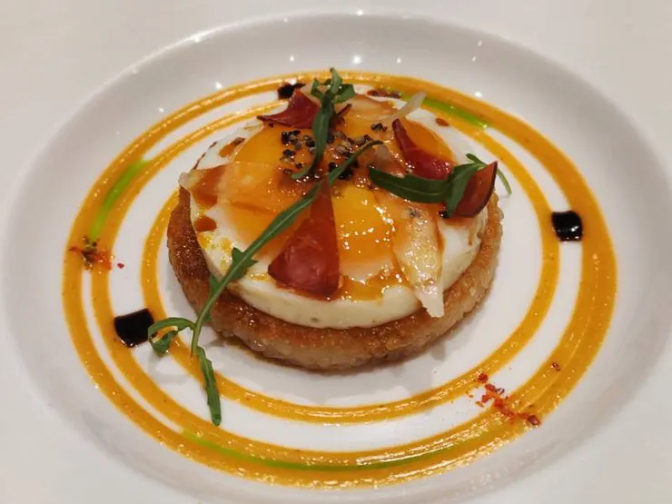 金黃起司米餅與太陽蛋