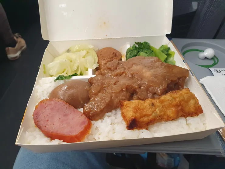 臺鐵排骨便當｜$80