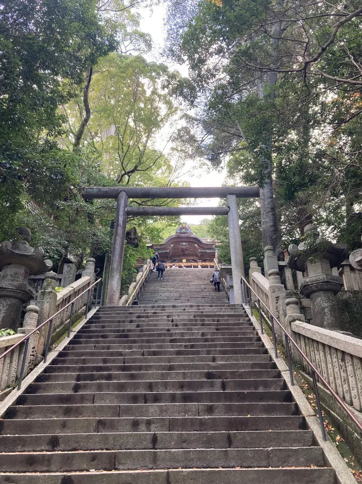 御本殿前的「御前四段坂」