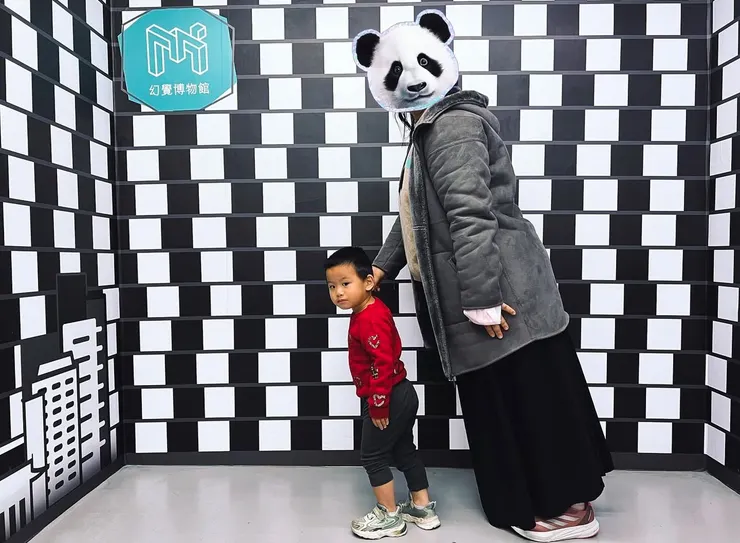 我們是比薩斜塔了！