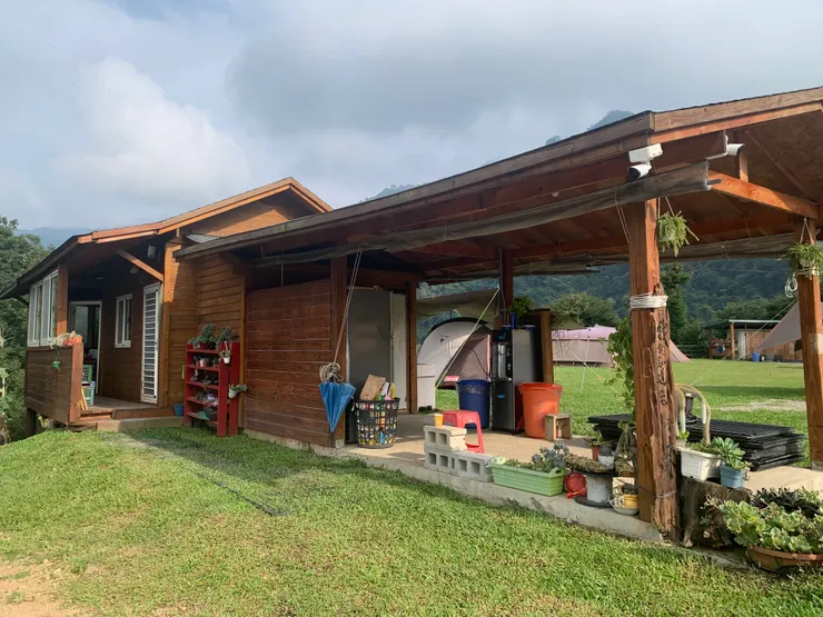 飲水機、冰箱都在營本部這裡。