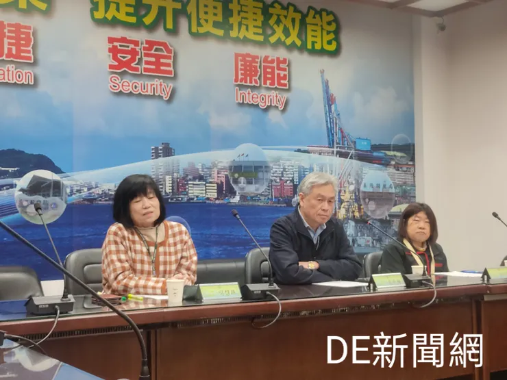 回中為基隆關務長張世楝。(記者曾金萬/攝))