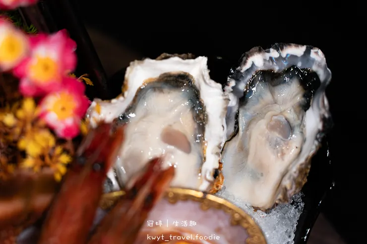 [高雄左營火鍋餐廳]銅花精緻涮涮鍋，火鍋界的LV！整隻龍蝦與A5和牛的奢華約會，專人桌邊服務，左營約會餐廳推薦，附最新菜單