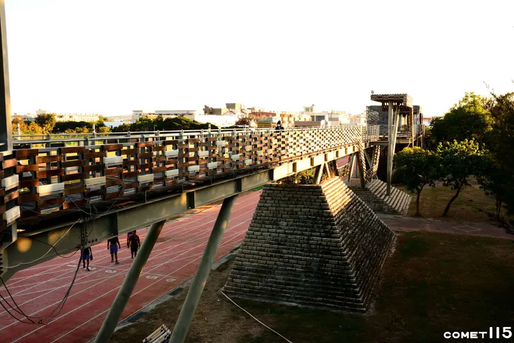 橫跨恆春國中的飄浮城牆