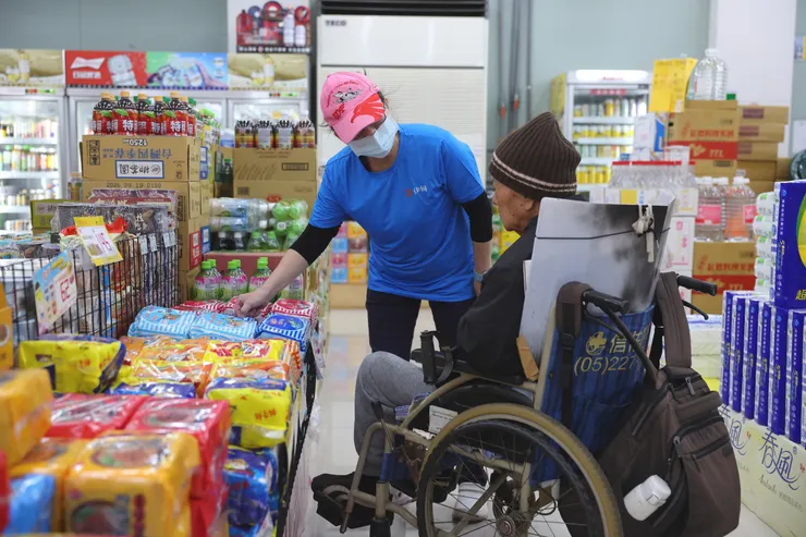 長照市場開放後，居服機構倍增。