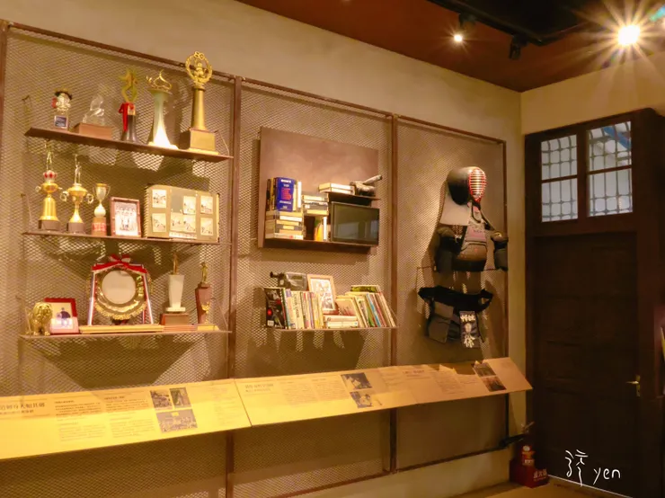 劍道故事館展示的獎盃與劍道服裝