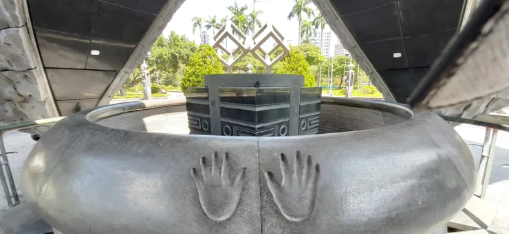 二二八國家紀念碑 後現代設計語彙之一「手掌痕」  2025