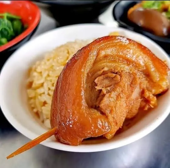 美味的爌肉飯（圖片截圖於網路）