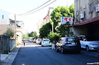 中山路平交道北側，路軌在柏油下面(往田中方向拍)