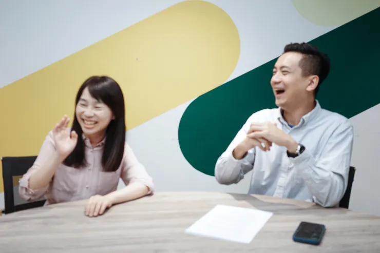 滿滿 E 人能量！笑到模糊 ♛‿♛