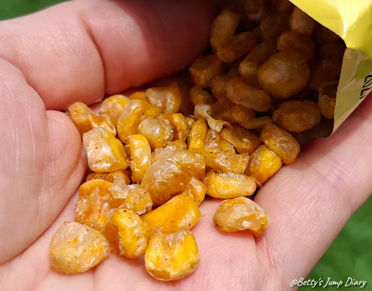 ▲【經脆脆】玉米粒X白胡椒口味/圖片來源：Betty's Jump Diary