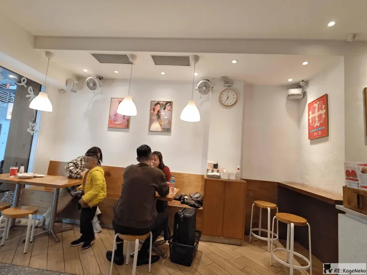 真芳碳烤吐司店內環境