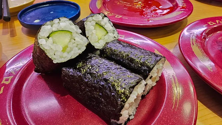 這是壽司郎的小黃瓜細捲!