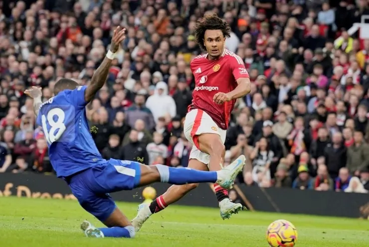 施亞斯為曼聯射成4:0