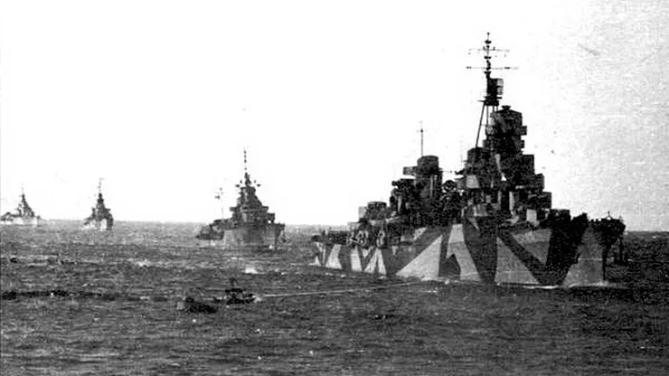 龍騎兵號位於最左側，跟隨艦隊於1945年1月23日返回塔蘭托。