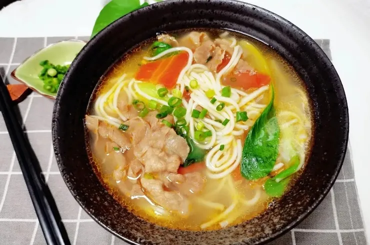 家常肥牛湯麵
