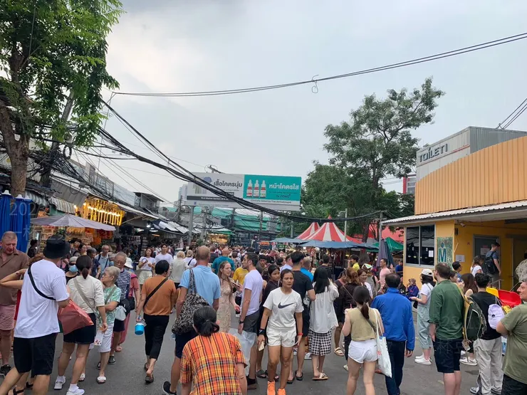 恰圖恰市集主幹道