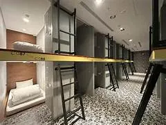 女性宿舍膠囊房