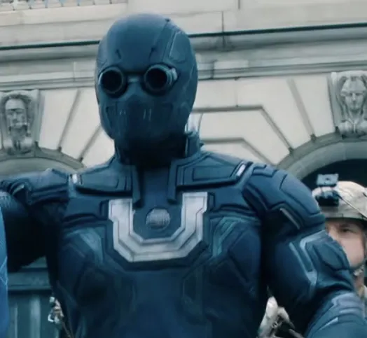 魔超人的力量美學，是純粹的、沒有意志的物理法則，一頭被線操控的、只為毀滅而生的巨獸。(圖片來源：華納兄弟影業)