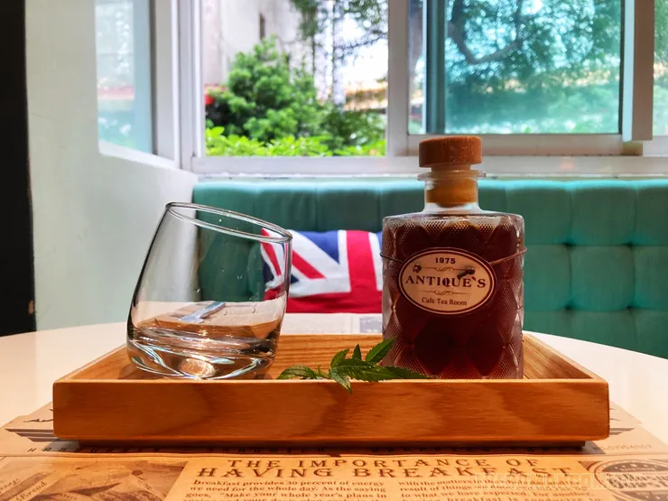 和1975 Antique’s Cafe Tea Room來場英倫約會吧